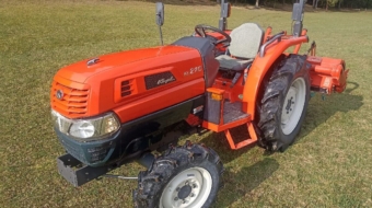 7_japonskymalotraktor_Japonský_malotraktor_Kubota_KL270_4X4