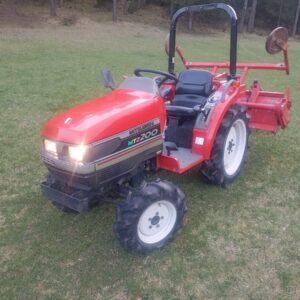 Japonský malotraktor Mitsubishi mtz 200 4x4 20koni