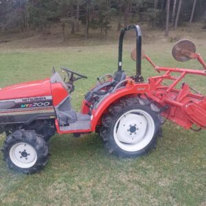 Japonský malotraktor Mitsubishi mtz 200 4x4 20koni