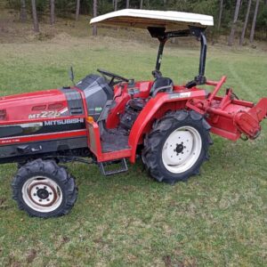 Japonský malotraktor Mitsubishi MT 226