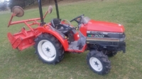 4_japonsky_malotraktor_Mitsubishi_mtz_200_4x4_20koni_