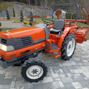 Japonský malotraktor Kubota GL 200 4x4