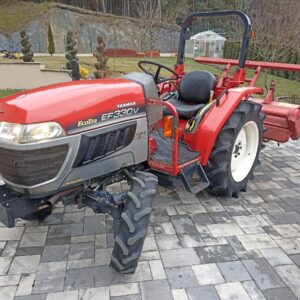 Japonský malotraktor Yanmar EF330V ecotra 4x4 33koni