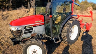 3_japonsky_malotraktor_Yanmar_US361_4x4_kabina_