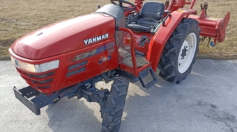 8_japonsky_malotraktor_Yanmar_AF_330_4x4_33koni_