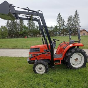 Kubota GT 3 4x4 20 koní nakladač