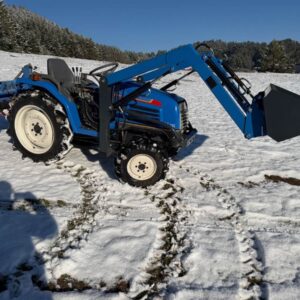 Iseki 19 s nakladačom - japonske malotraktory turiec